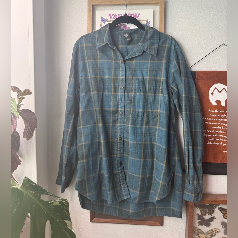 Mountain Hardwear Teal and blue green lightweight  Plaid flannel Shirt